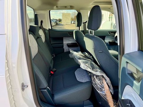 New 2025 Ford Maverick XLT w/ XLT Luxury Package FWD image 17