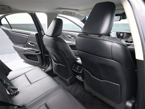 Used 2019 Lexus ES 350 Ultra Luxury image 21