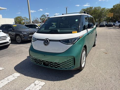 Used 2025 Volkswagen ID. Buzz 1st Edition image 15