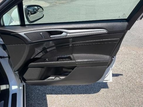 Used 2016 Ford Fusion Titanium FWD image 36