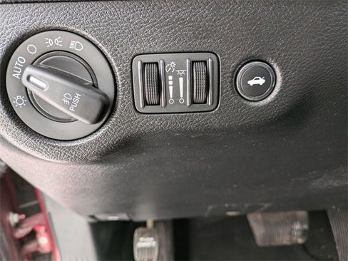 Used 2022 Dodge Challenger GT image 15