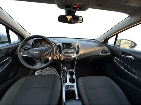 Used 2017 Chevrolet Cruze LT FWD image 23