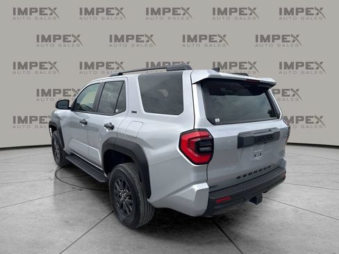 Used 2025 Toyota 4Runner SR5 AWD/4WD image 3