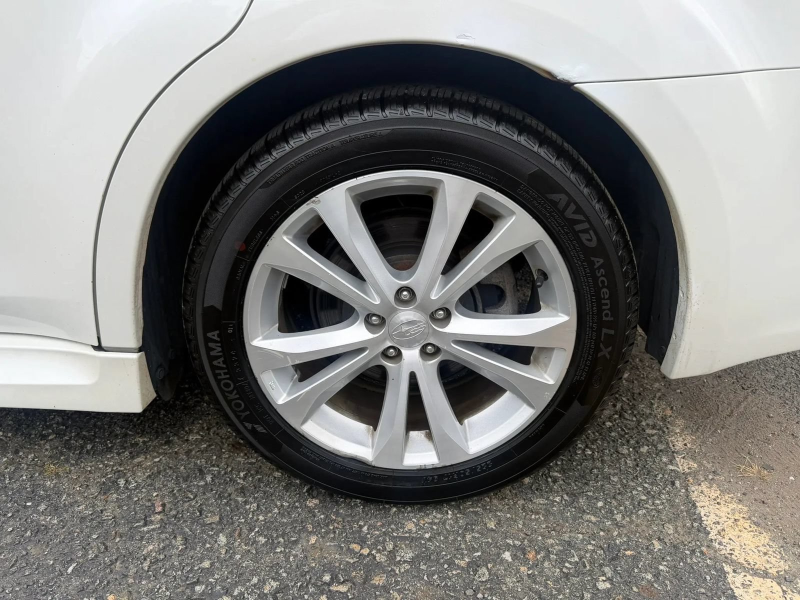 Used 2013 Subaru Legacy 3.6R Limited AWD/4WD image 30