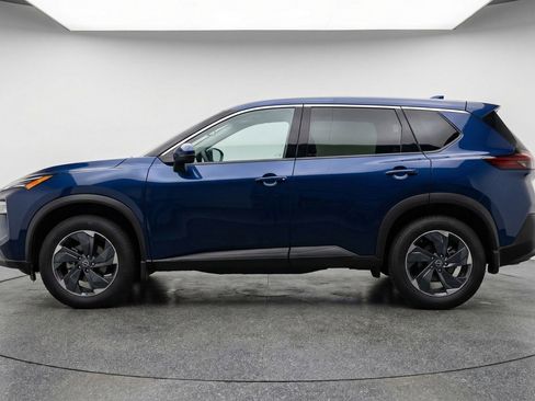 Used 2025 Nissan Rogue SV image 5