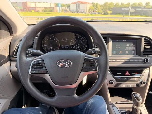 Used 2017 Hyundai Elantra SE FWD image 13