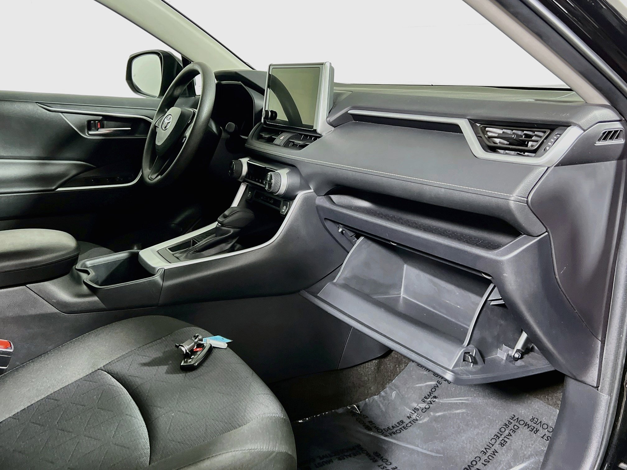 Used 2025 Toyota RAV4 XLE FWD image 35