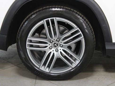 Used 2025 Mercedes-Benz GLS 450 4MATIC image 13