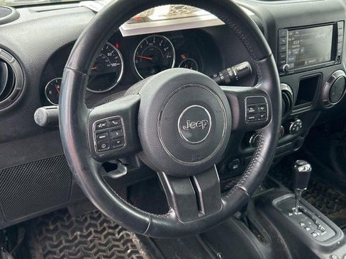 Used 2018 Jeep Wrangler Sport w/ Connectivity Group AWD/4WD image 14