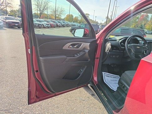 Used 2019 Chevrolet Traverse LT image 10