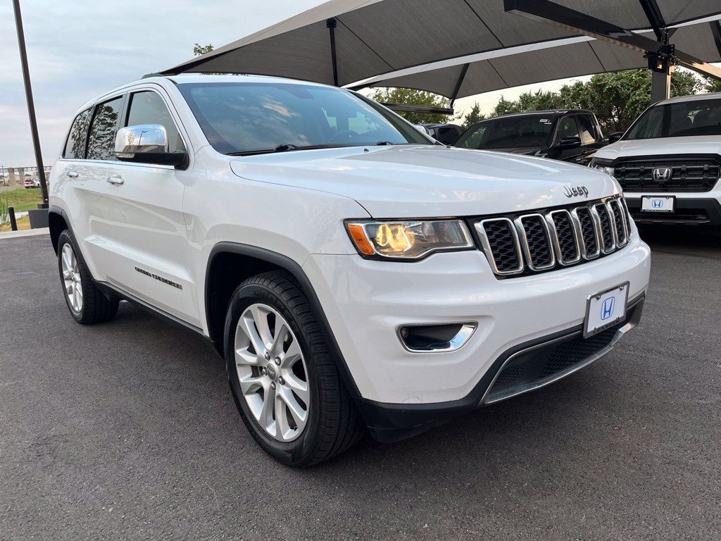 Used 2017 Jeep Grand Cherokee Limited RWD image 3