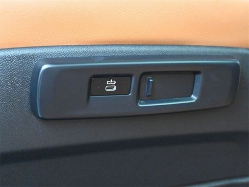 Used 2022 BMW X5 sDrive40i w/ M Sport Package image 21