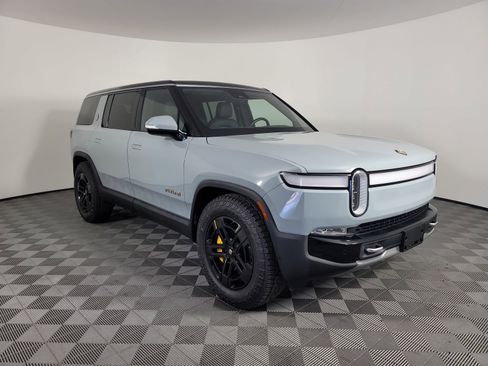 Used 2022 Rivian R1S Launch Edition image 7