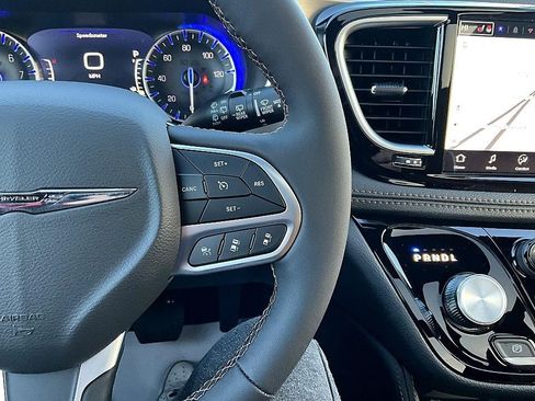 New 2026 Chrysler Pacifica Pinnacle w/ Trailer Tow Group image 23