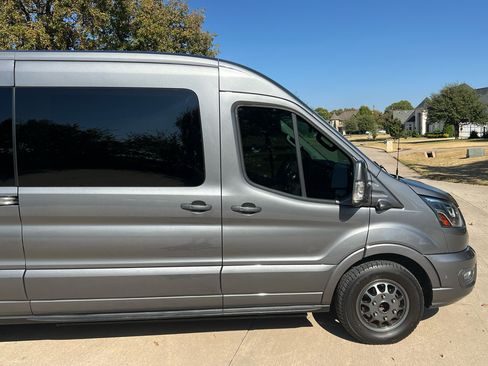 Used 2022 Ford Transit 250 Medium Roof AWD image 14