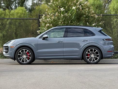 Certified 2024 Porsche Cayenne S AWD/4WD image 2