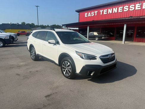 Used 2020 Subaru Outback Premium AWD/4WD image 1