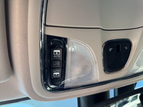 Used 2015 Jeep Cherokee Trailhawk w/ Comfort/Convenience Group image 47