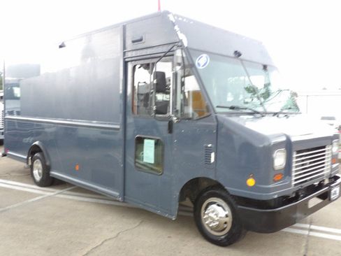 Used 2019 Ford E-450 and Econoline 450 Super Duty RWD image 1