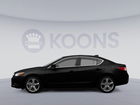 Used 2017 Acura ILX FWD image 2