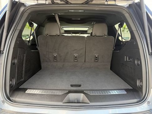 Used 2022 Chevrolet Suburban RST w/ Luxury Package RWD image 18