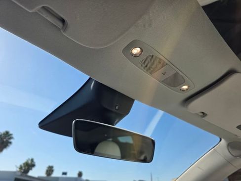 Used 2022 Tesla Model Y Performance image 41