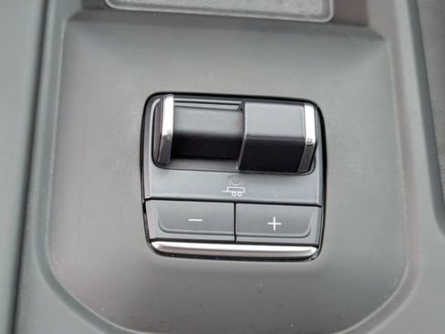 Used 2024 GMC Sierra 2500 Denali Ultimate AWD/4WD image 18