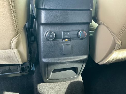 Used 2017 Ford Explorer XLT w/ Equipment Group 202A image 32