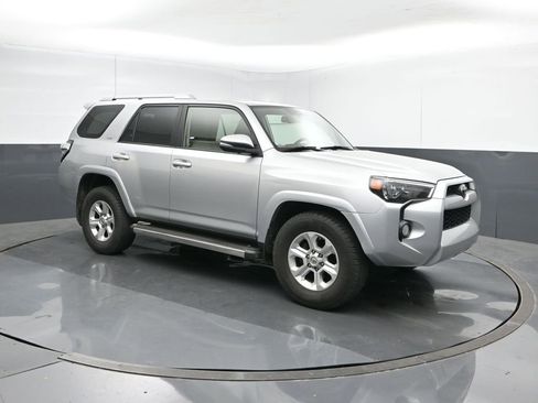 Used 2016 Toyota 4Runner SR5 Premium image 7