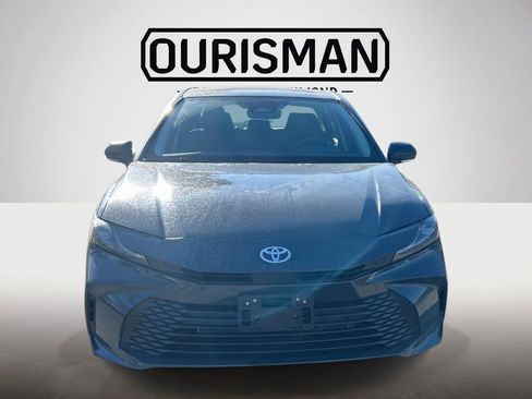 Used 2025 Toyota Camry LE image 10