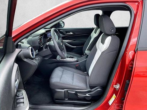 Used 2024 Chevrolet Trax LS FWD image 26