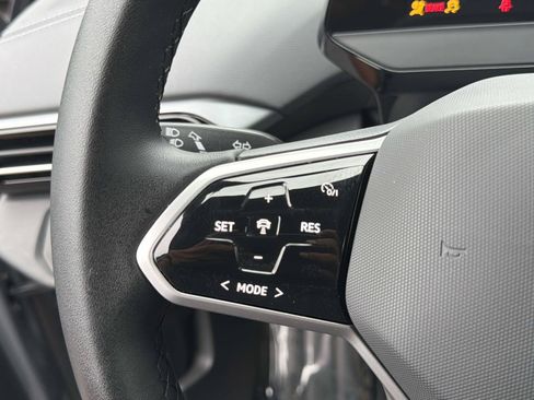 Certified 2023 Volkswagen ID.4 Pro RWD image 17