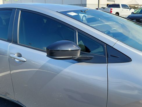 Used 2023 Toyota Prius LE FWD image 9