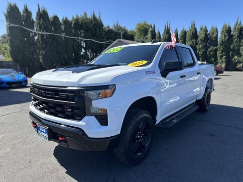 Used 2022 Chevrolet Silverado 1500 Custom Trail Boss AWD/4WD image 3