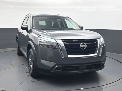 Used 2025 Nissan Pathfinder SV FWD image 14