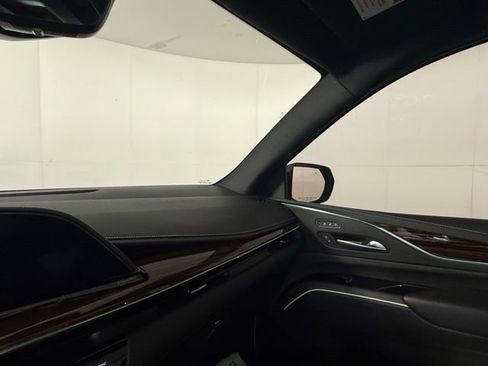 Used 2023 Cadillac Escalade ESV Premium Luxury image 12