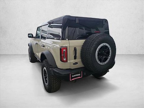 New 2025 Ford Bronco Badlands image 3