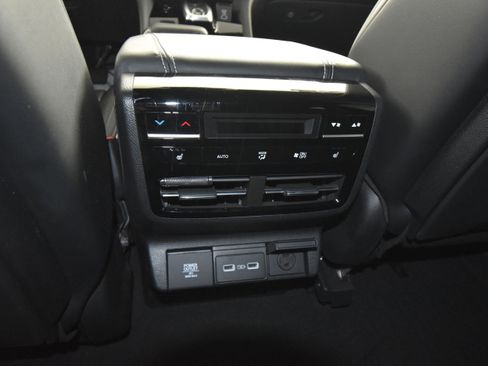 Used 2023 Acura MDX SH-AWD w/ Advance Package image 28