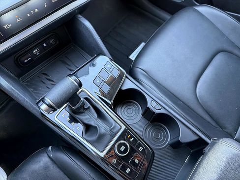 Used 2023 Kia Sportage EX image 18