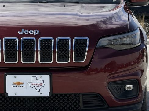 Used 2019 Jeep Cherokee Latitude w/ Popular Appearance Group image 8