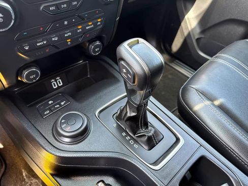 Used 2020 Ford Ranger Lariat w/ Technology Package image 19