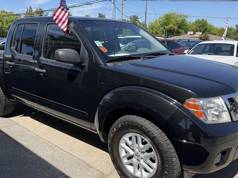 Used 2019 Nissan Frontier SV RWD image 2
