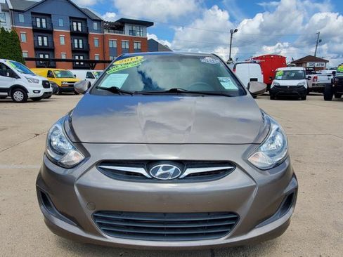 Used 2014 Hyundai Accent GLS FWD image 2