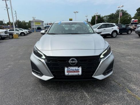 Used 2023 Nissan Altima 2.5 SV FWD image 10