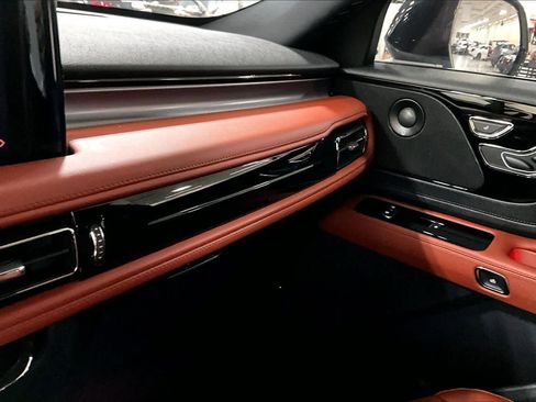 Used 2025 Lincoln Aviator Reserve w/ Jet Appearance Package image 28