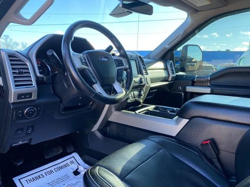 Used 2017 Ford F250 Lariat w/ Lariat Ultimate Package image 10