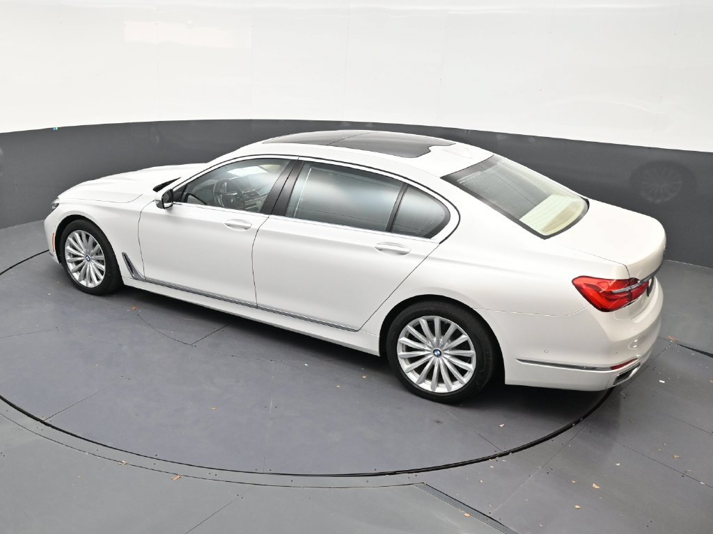 Used 2019 BMW 740i w/ Executive Package RWD image 19