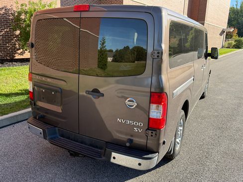 Used 2018 Nissan NV 3500 SV w/ Navigation Package image 12