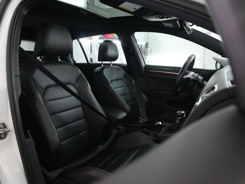Used 2019 Volkswagen GTI SE FWD image 52
