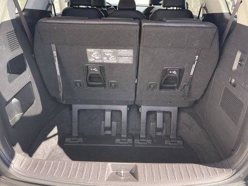 Used 2026 Kia Carnival FWD image 24